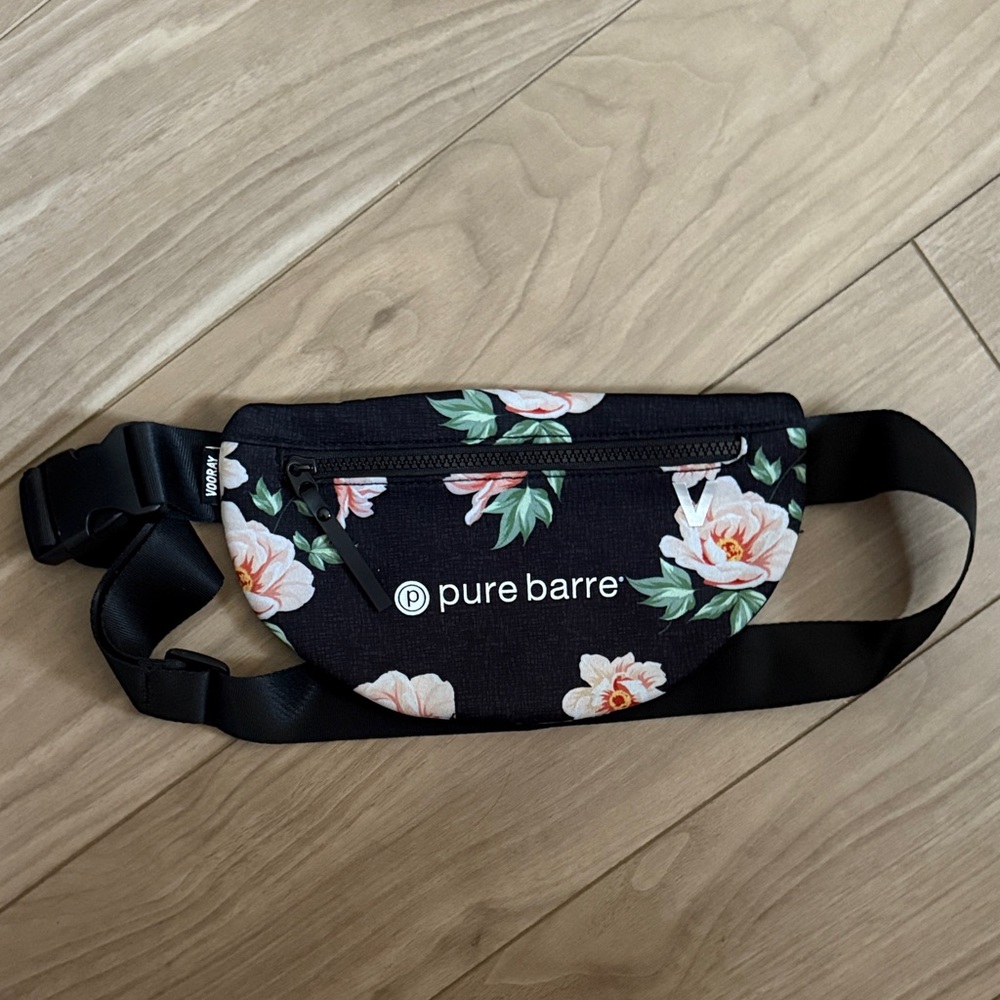 NWOT vooray pure barre belt bag